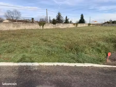 terrain à bâtir de 442 m2 au prix de 56000 à cognac (16)