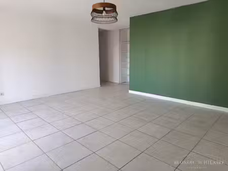 poitiers est - t3 entierement renove avec parking