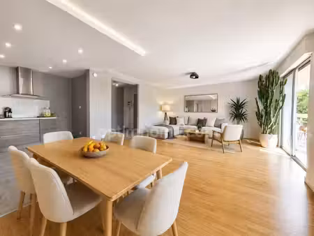 villeurbanne la doua – à vendre t4, 3 chambres, traversant rénové de 90 m² avec balcon, ca