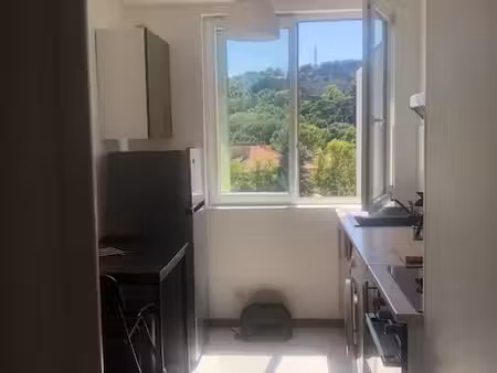 location studio meublé