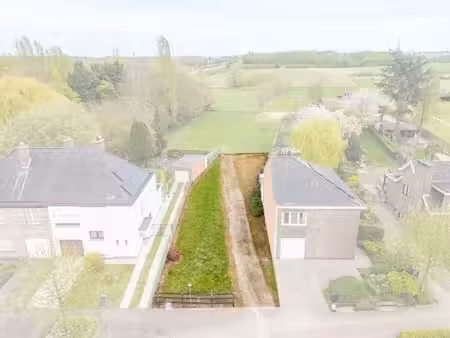 à vendre : terrain idéalement situé dans un environnement
