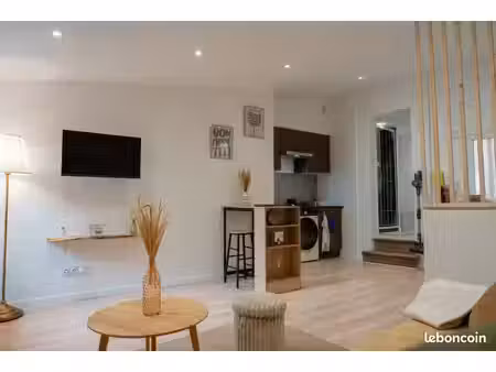 studio meublé 28 m² – centre historique auch – tout compris – bail étudiant 9 mois