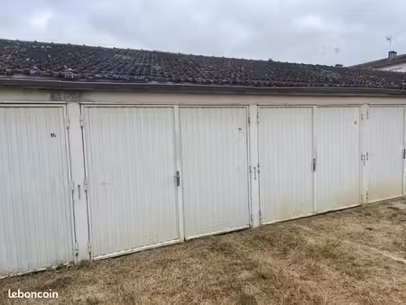 garage/box 13 m² condom