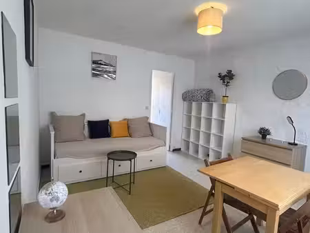 studio meublé - la timone