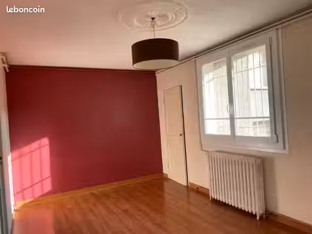 location appt t4 repeint à neuf. idéal colocation