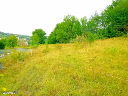 terrain le puy en velay 735m²