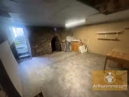 cave saine et propre, idéale pour le stockage