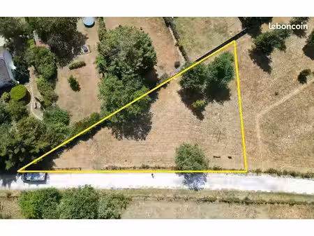 terrain constructible de 891 m² à villemandeur