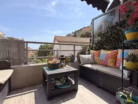 nice - appartement 3 pièces dernier étage