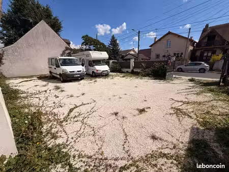 terrain à louer pour stockage ou parking