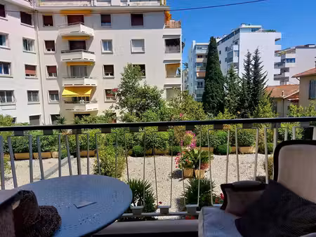 cannes à 2 pas de la croisette, de l'hôtel martinez et début rue d'antibes