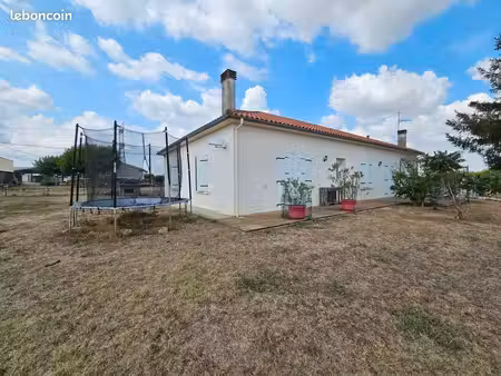 maison individuelle de plain pied avec grand terrain - 17770 ecoyeux