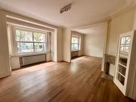 molière brugmann rez-de-chaussée de caractère de ± 95 m²