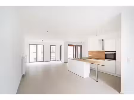 appartement neuf prêt à vivre, cave et parkings compris !