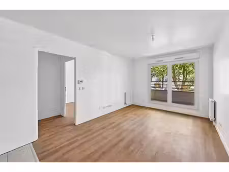 t2 pièces avec balcon - st ouen l'aumone
