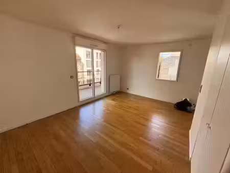 location appartement 1 pièce 28 m² à montreuil (93100), 915 €
