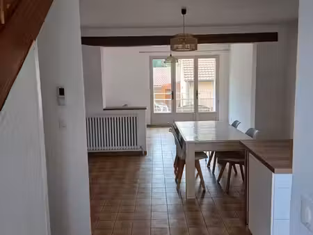 maison disponible meublée état neuf avec garage, cellier et sur sous sol