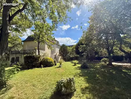 maison 7 pièces 277 m²
