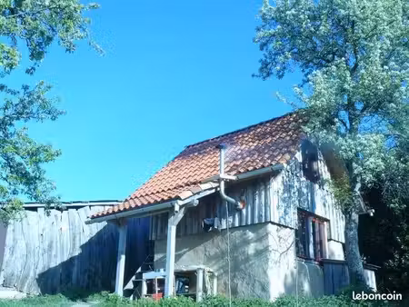 domaine d’exception de 25 ha préservés – source naturelle, châtaigneraie et cabanons aména