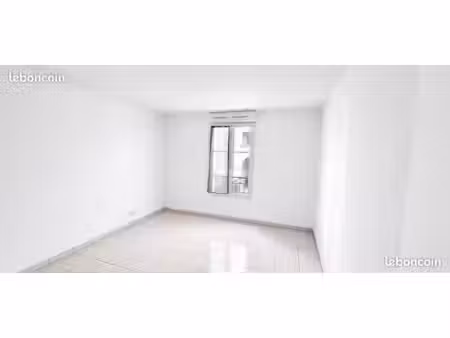 appartement 58m² propre et refait (non meublé) 2 chambres
