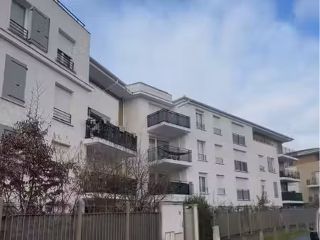 studio récent 29m2 avec parking