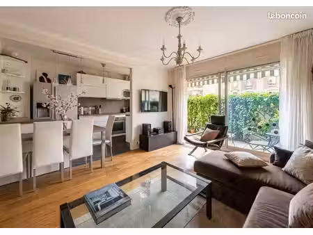 appartement 2 pièces avec terrasse de 18m2 arborée