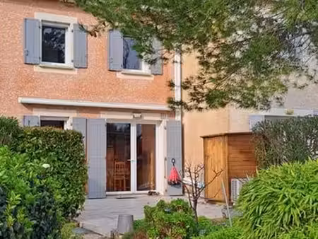 maison t3 avec terrasse + jardiner+ place parking privée
