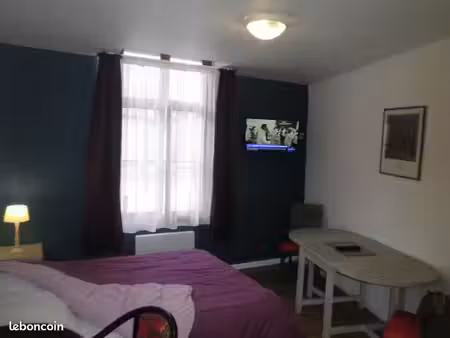 studio meublé - hyper centre-toutes charges inclues y compris parking privé