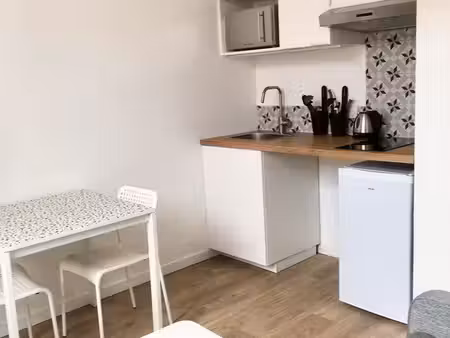 studio lumineux refait à neuf