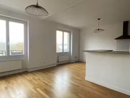 appartement 3 pièces 77 m²
