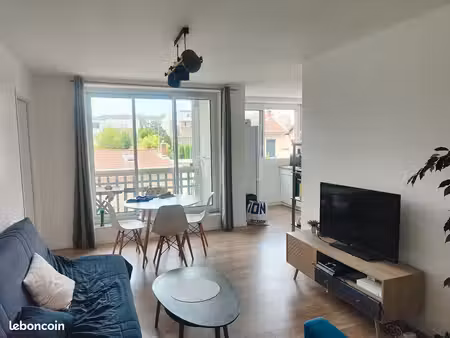 chambre meublée - appartement lumineux