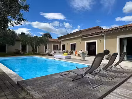 location meublée villa 5 pièces 243 m² à vezenobres (30360), 2 100 €