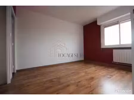 grand t2 60² avec parking et cave