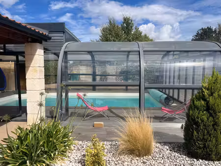 plain-pied de 164m² avec grand terrain et piscine