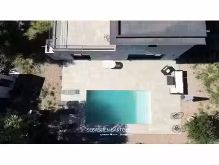 villa contemporaine t5 de 135m2 avec piscine