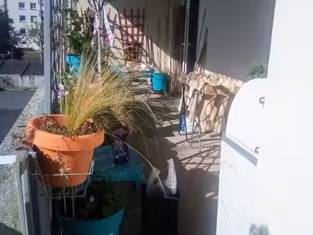 vends charmant t2 atypique avec terrasse entre tours technopole et gare de joué les tours