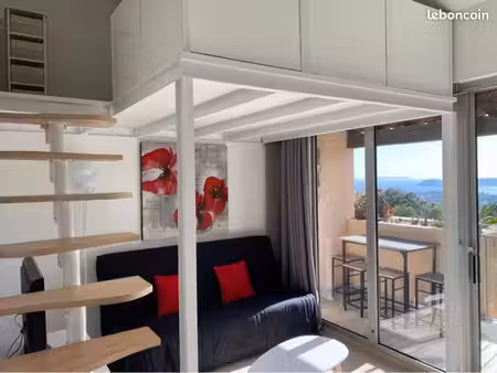 la croix valmer, grand studio à louer à l’année meublé, vue mer et piscine, idéalement sit