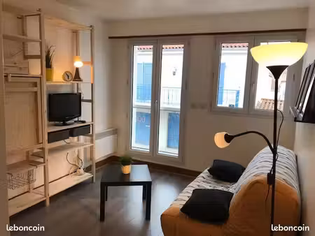 studio a louer - centre ville la rochelle - proche port