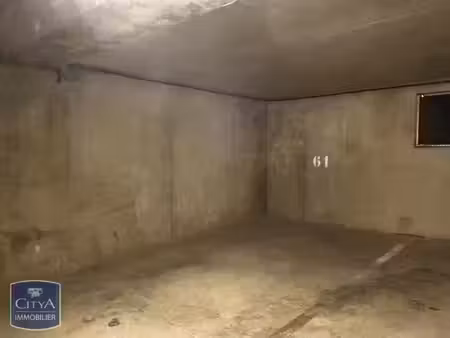 parking à louer 20 m² - saint-cyr-sur-loire (37) - 30€