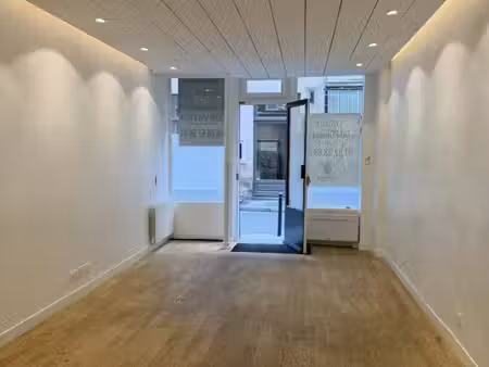 location commerce paris 75007 87m²