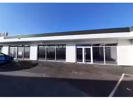location commerce poitiers 86000 200m²