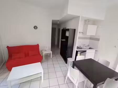 location appartement 1 pièces 22m2 grenoble 38000 - 517 € - surface privée