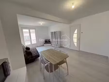 location appartement 1 pièces 26m2 nîmes 30000 - 495 € - surface privée