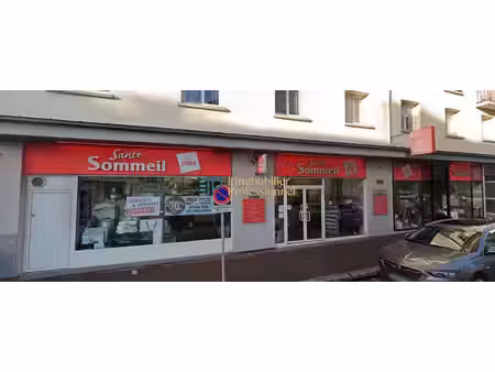 location commerce lorient 56100 262m²