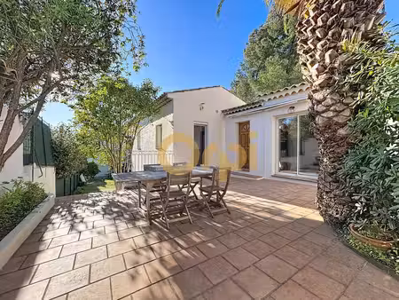 maison de charme au calme absolu – quartier prisé de boulouris