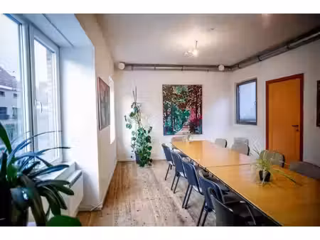 bureau entièrement équipé à côté du dok noord à gand