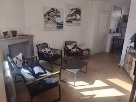 location appartement 3 pièces à lille (59000) : à louer 3 pièces / 45m² lille