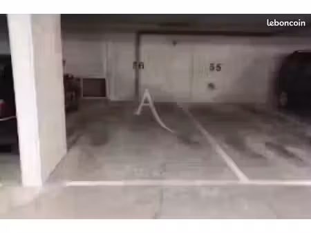 parking/box 1 pièce 16 m²