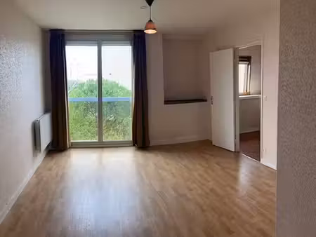 grand studio à louer