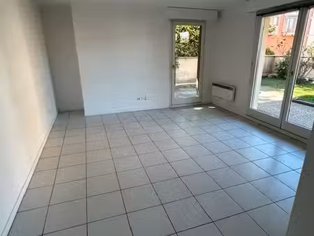 t2 avec terrasse et jardin